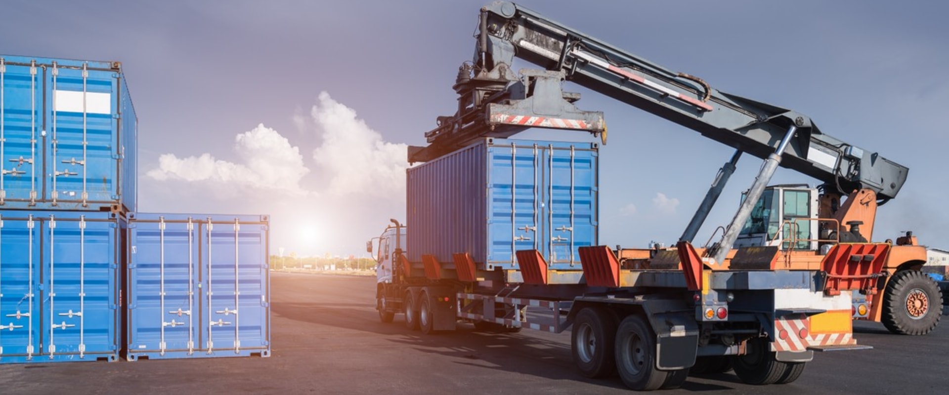 Top Tips for Moving: From Shipping Container Movers to Massachusetts Movers Services