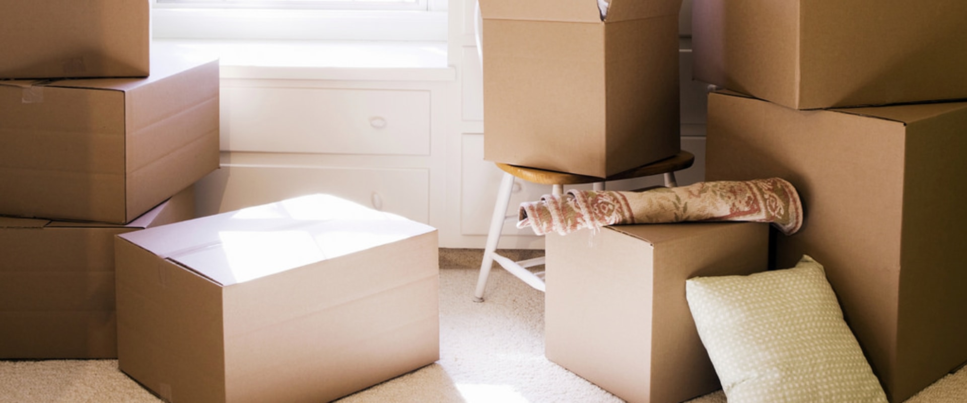 Understanding the Benefits of Renting Boxes & Containers for Moving