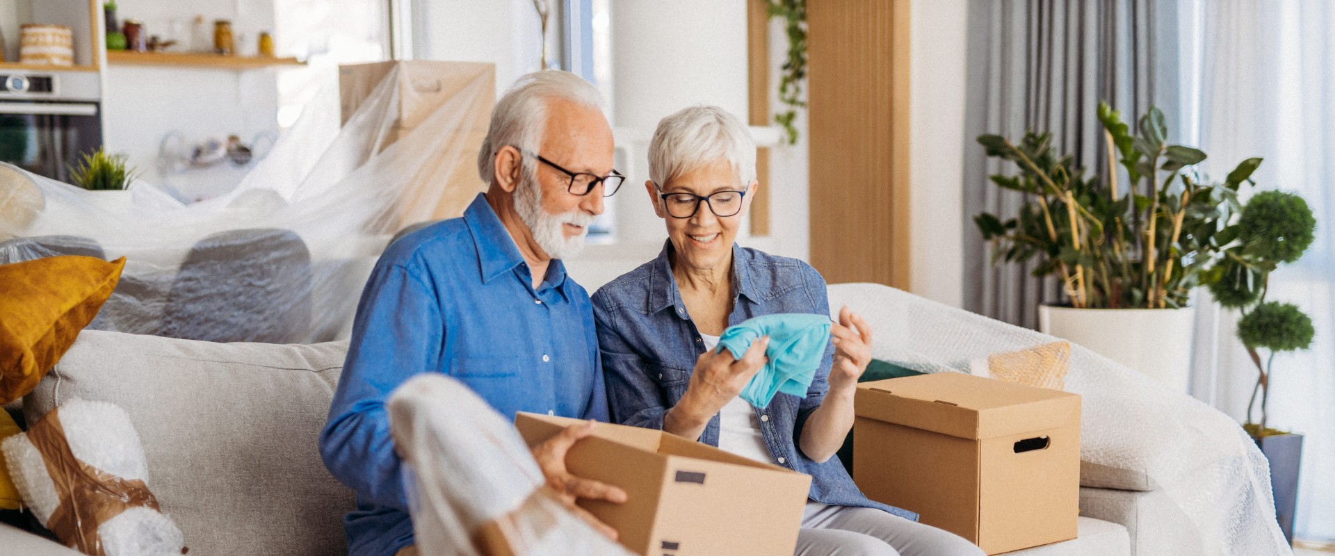 Decluttering and Donating Items: A Guide to Reduce Moving Costs